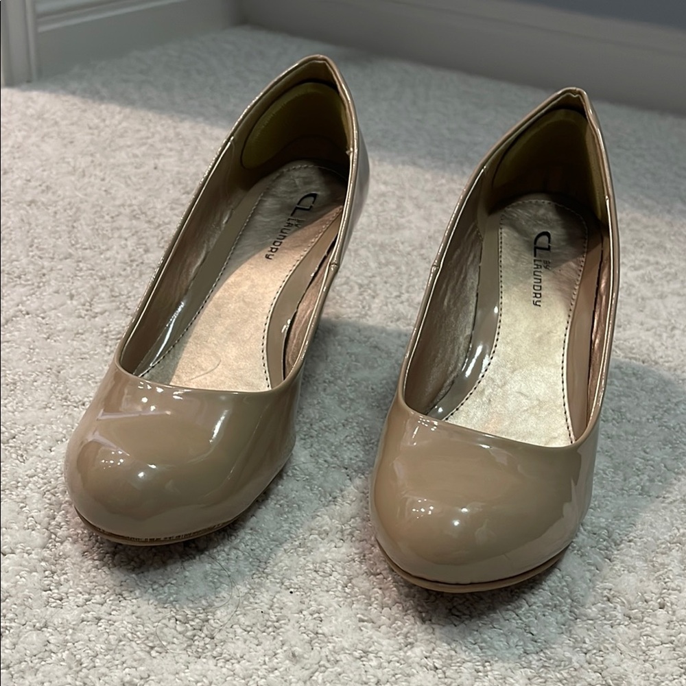 Calvin Klein Women's Beige Pumps
